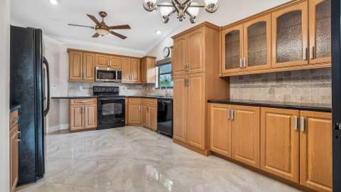 2560 NW 13th Court, Delray Beach FL - photo 13 of 64