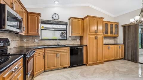 2560 NW 13th Court, Delray Beach FL - photo 17 of 64