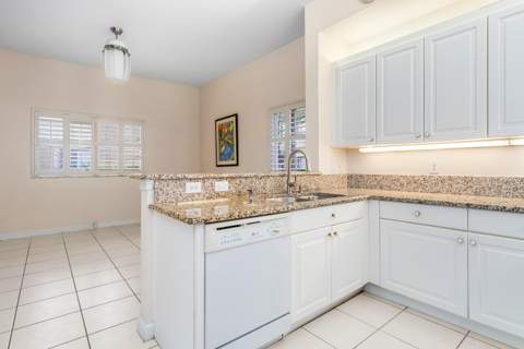 7927 Exeter Boulevard, Tamarac FL - photo 13 of 53