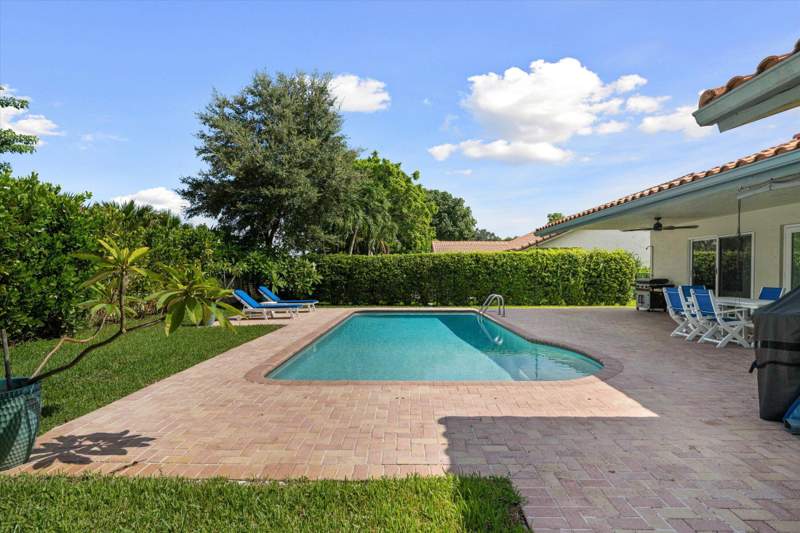 4 bedroom Single Family Residence at 4850 NW 92nd Terrace, Pine Ridge, Coral Springs — photo 2