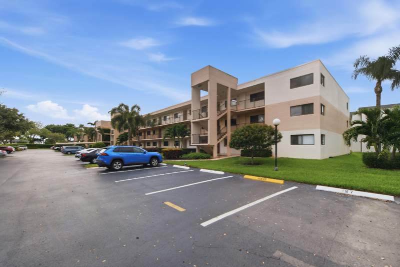 2 bedroom Condominium at 15075 Witney Rd #303, Lakes Of Delray, Delray Beach — photo 2