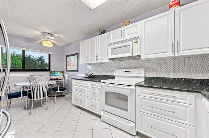 2 bedroom Condominium at 15075 Witney Rd #303, Lakes Of Delray, Delray Beach — photo 5