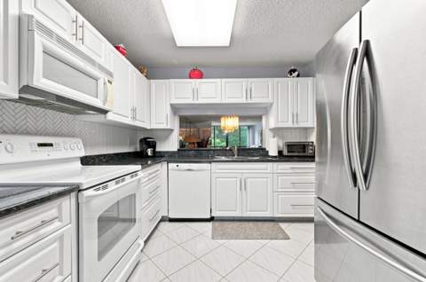 15075 Witney Rd #303, Delray Beach FL - photo 7 of 77