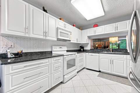 15075 Witney Rd #303, Delray Beach FL - photo 8 of 77
