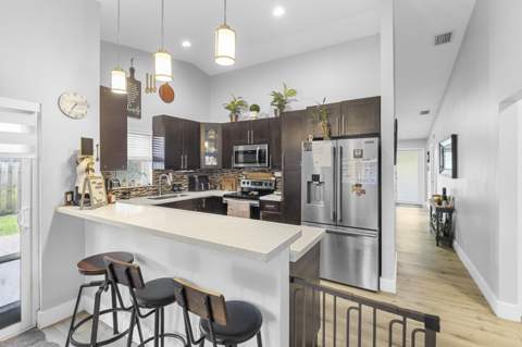 5318 NW 93rd Avenue, Sunrise FL - photo 9 of 36