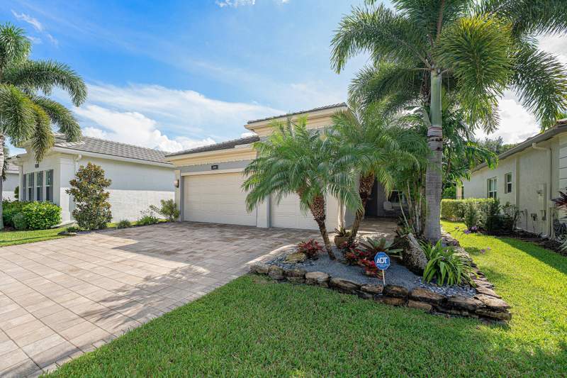 3 bedroom Single Family Residence at 12608 Crested Butte Avenue, Valencia Bay, Boynton Beach — photo 2