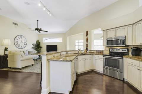 2189 Regents Boulevard, West Palm Beach FL - photo 6 of 40