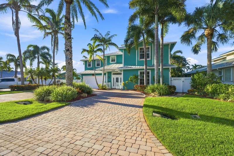 5 bedroom Single Family Residence at 1404 SW Seagull Way, Lighthouse Point, Palm City — photo 4