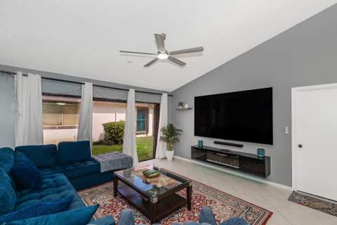 7143 Wisteria Way, Tamarac FL - photo 9 of 34