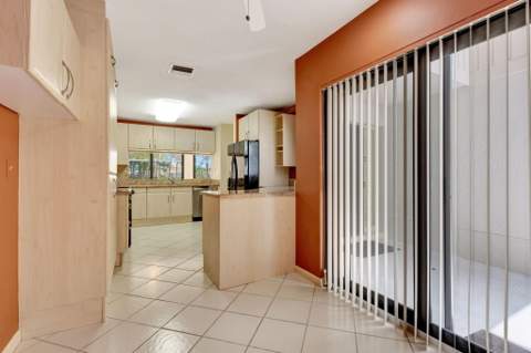 527 Prestwick Circle, Palm Beach Gardens FL - photo 22 of 42
