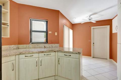 527 Prestwick Circle, Palm Beach Gardens FL - photo 19 of 42