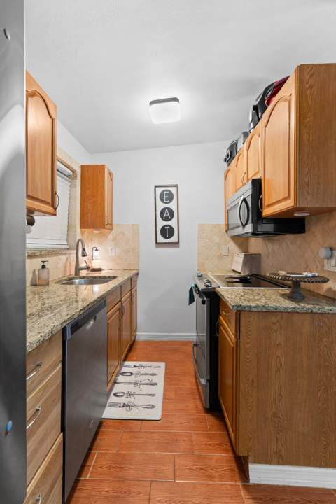 5581 Calico Road, West Palm Beach FL - photo 9 of 27