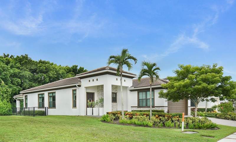 3 bedroom Single Family Residence at 528 SE Fascino Circle, Tesoro Plat No 20, Port St. Lucie — photo 2