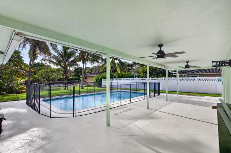 4 bedroom Single Family Residence at 3731 NW 99th Avenue, Coral Springs Lakes, Coral Springs — photo 3