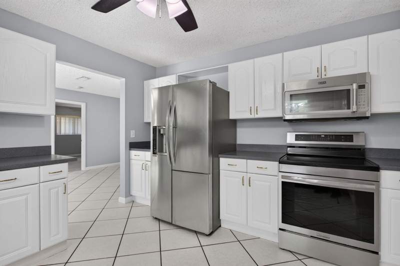 4 bedroom Single Family Residence at 3731 NW 99th Avenue, Coral Springs Lakes, Coral Springs — photo 5