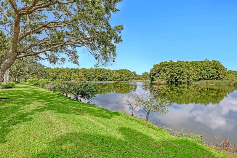 4 bedroom Single Family Residence at 23 Windward Isle, Island, Palm Beach Gardens — photo 2
