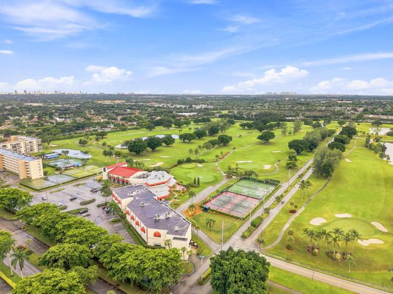 2 bedroom Condominium at 9400 N Hollybrook Lake Drive #208, Hollybrook Golf & Tennis Club, Pembroke Pines — photo 5
