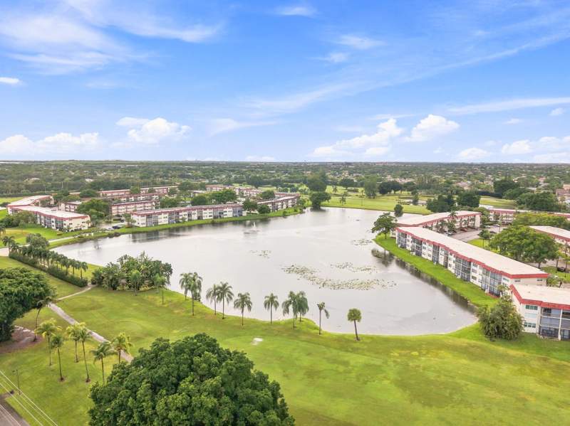 2 bedroom Condominium at 9400 N Hollybrook Lake Drive #208, Hollybrook Golf & Tennis Club, Pembroke Pines — photo 3