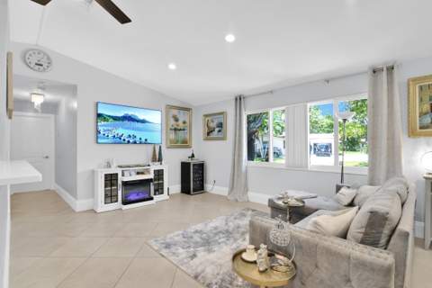 432 SW Natura Avenue, Deerfield Beach FL - photo 10 of 58