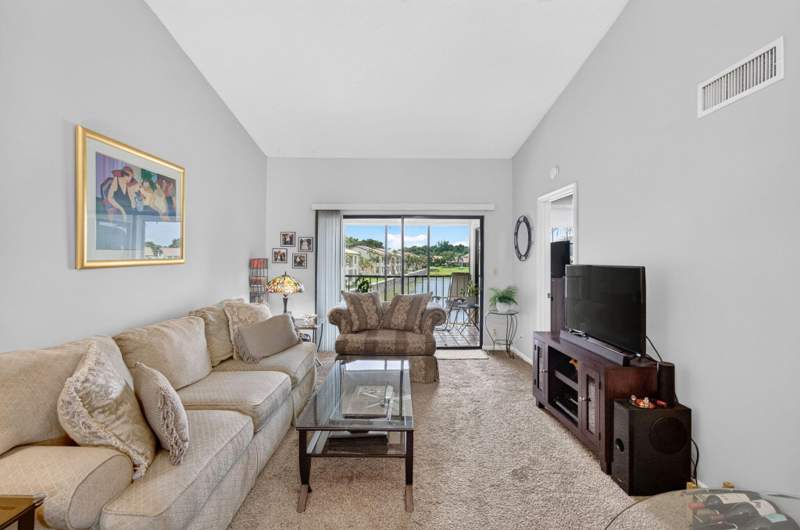 2 bedroom Condominium at 330 Palmwood Place #208, Lake Windwood, Boca Raton — photo 2