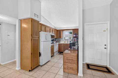 330 Palmwood Place #208, Boca Raton FL - photo 11 of 73