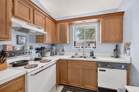330 Palmwood Place #208, Boca Raton FL - photo 15 of 73