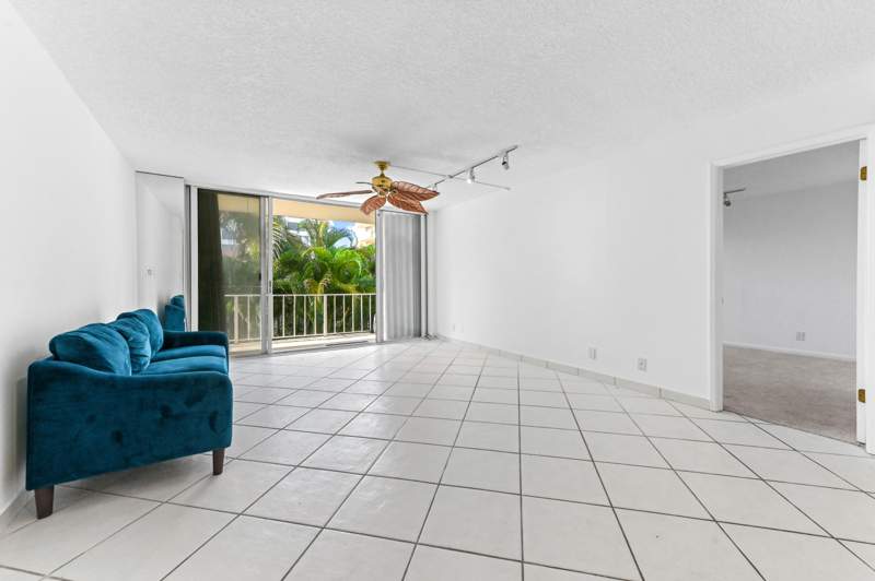 2 bedroom Condominium at 3575 S Ocean Boulevard #309, Brittany Condo, South Palm Beach — photo 3