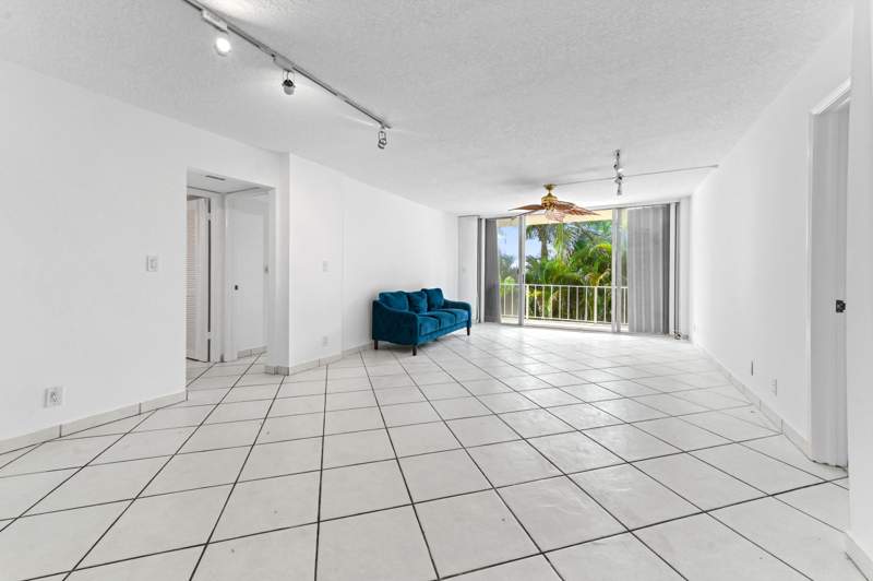 2 bedroom Condominium at 3575 S Ocean Boulevard #309, Brittany Condo, South Palm Beach — photo 2