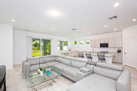 5788 SE Skyblue Circle, Stuart FL - photo 10 of 48