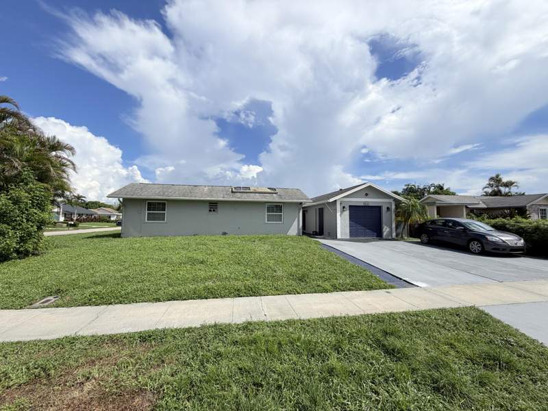 4 bedroom Single Family Residence at 10431 Carmen Lane, Counterpoint Estates 3, Royal Palm Beach — photo 2