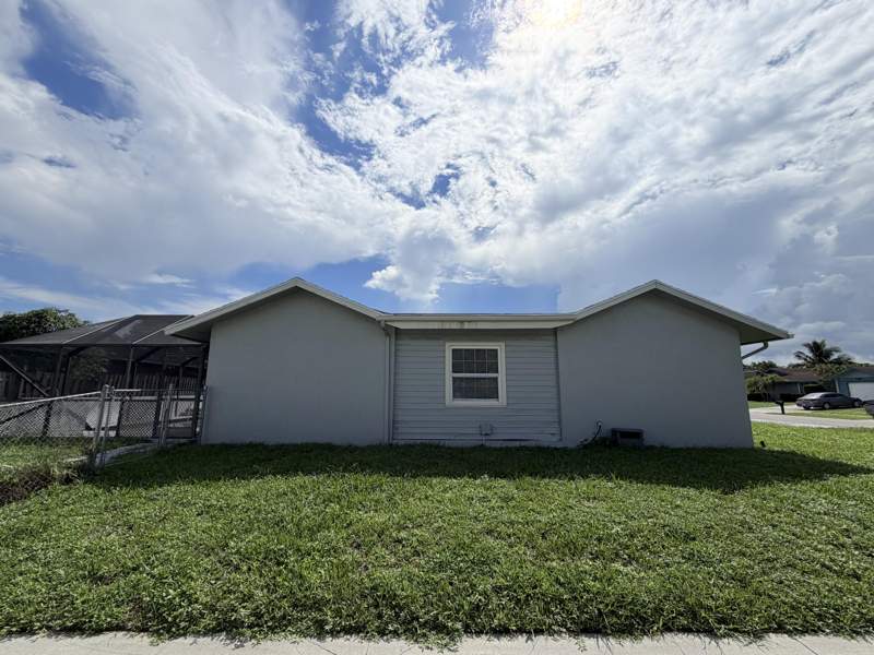 4 bedroom Single Family Residence at 10431 Carmen Lane, Counterpoint Estates 3, Royal Palm Beach — photo 4