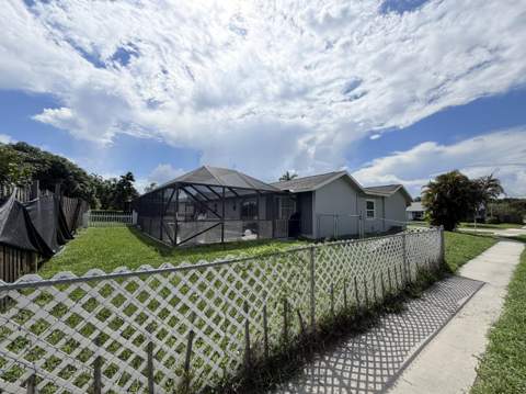10431 Carmen Lane, Royal Palm Beach FL - photo 7 of 8