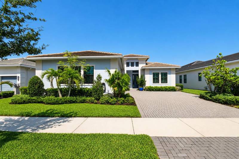 3 bedroom Single Family Residence at 15745 Cresswind Place, Cresswind Palm Beach, Westlake — photo 2