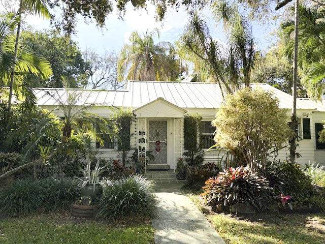 4 bedroom Single Family Residence at 41 SW 5th Street, Dania Heights, Dania Beach — photo 2