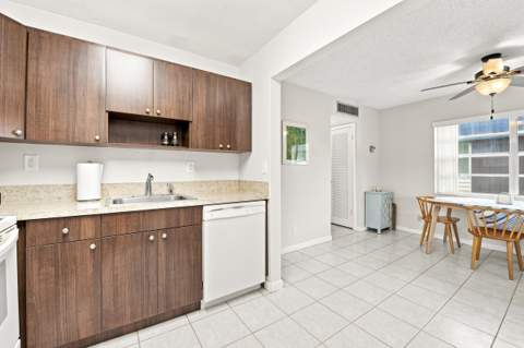 479 Burgundy J, Delray Beach FL - photo 17 of 54