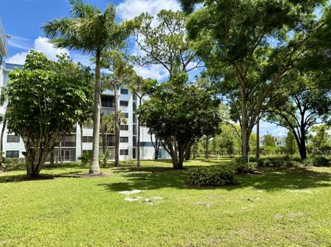 4760 Lucerne Lakes Boulevard #105, Lake Worth FL - photo 24 of 44