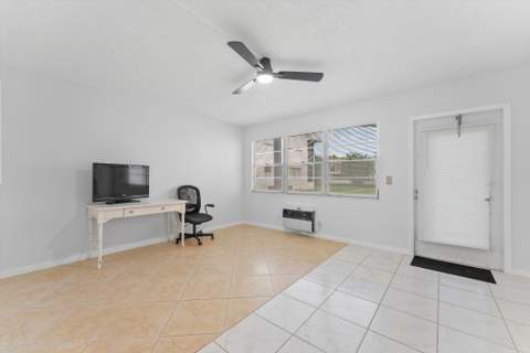 398 Tilford, Deerfield Beach FL - photo 6 of 38