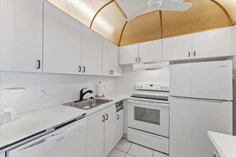 398 Tilford, Deerfield Beach FL - photo 9 of 38