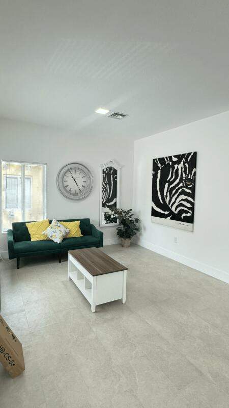 6 bedroom Single Family Residence at 1701 NW 9th Street, Lauderdale Homestites, Fort Lauderdale — photo 3