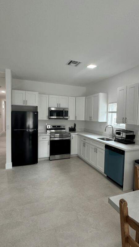 6 bedroom Single Family Residence at 1701 NW 9th Street, Lauderdale Homestites, Fort Lauderdale — photo 4