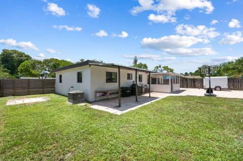 1032 SW 1st Terrace, Pompano Beach FL - photo 19 of 23