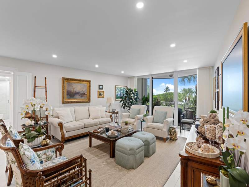 2 bedroom Stock Cooperative at 2295 S Ocean Boulevard #314, Twenty Two Ninety Five South Ocean Blvd, Palm Beach — photo 4