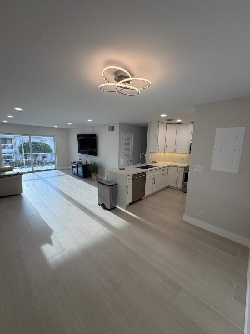 2 bedroom Condominium at 6347 Bay Club Drive, Bay Colony Club, Fort Lauderdale — photo 2