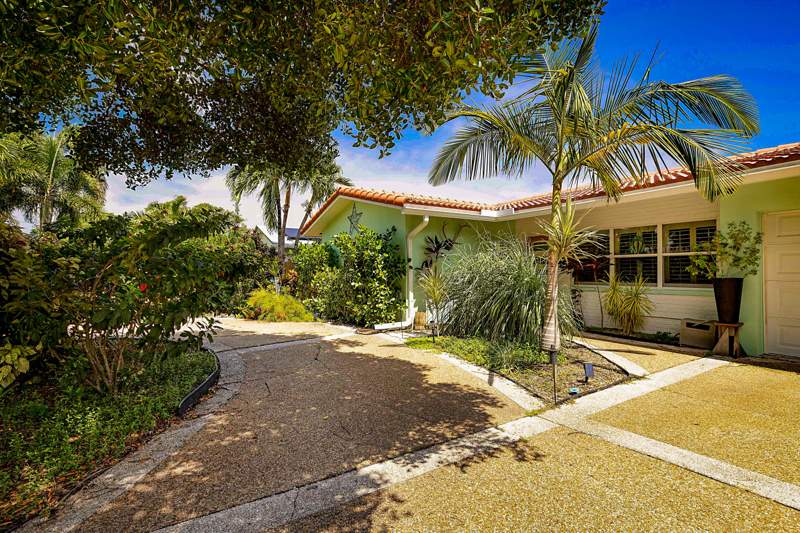 3 bedroom Single Family Residence at 2242 NW 3rd Court, Caldwell Heights, Boca Raton — photo 2