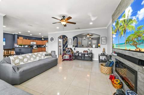 1006 Center Stone Lane, Riviera Beach FL - photo 7 of 42