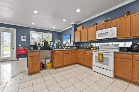 1006 Center Stone Lane, Riviera Beach FL - photo 13 of 42