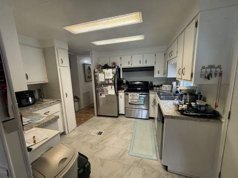 4042 Royal Manor Boulevard, Boynton Beach FL - photo 17 of 33