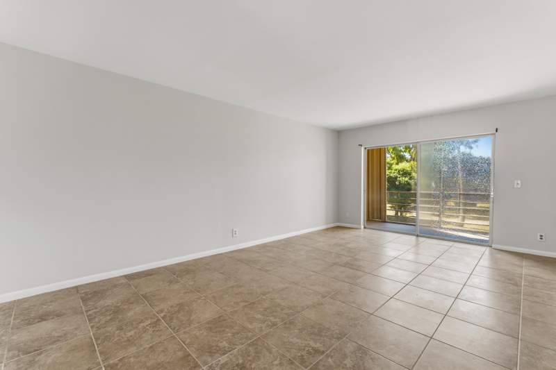 2 bedroom Condominium at 1638 Embassy Drive #208, Jamestown Condo, West Palm Beach — photo 3