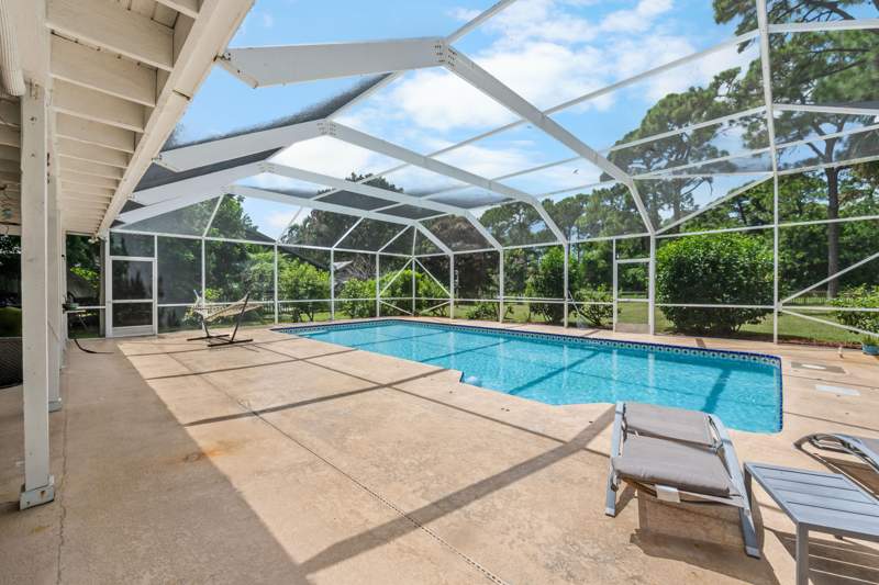 4 bedroom Single Family Residence at 330 NE Town Terrace, Pinecrest Lakes, Jensen Beach — photo 4