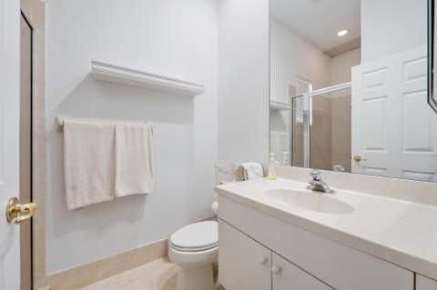 9054 Lakes Boulevard, West Palm Beach FL - photo 22 of 57
